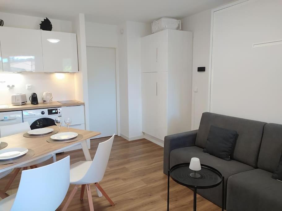 Ideal Saint Raphael Piscine Clim Parking Apartment Luaran gambar